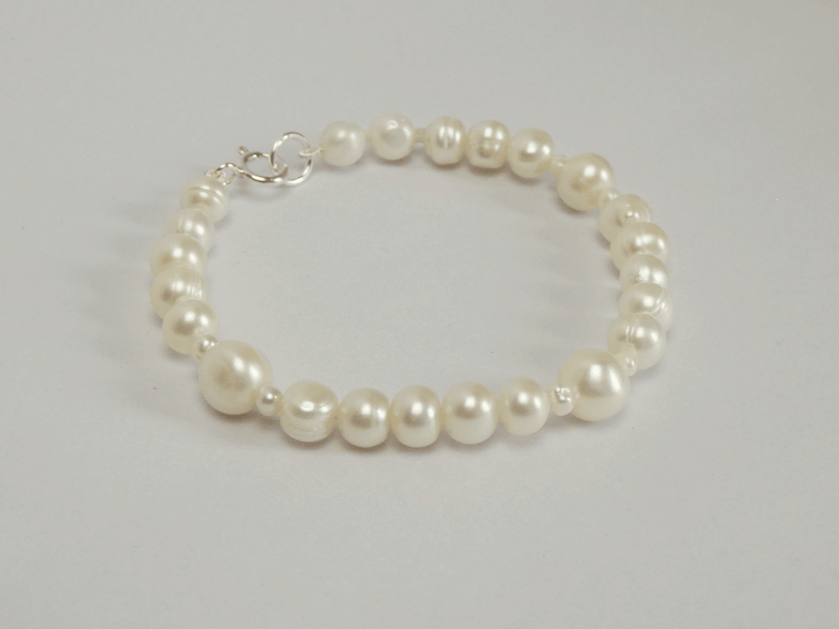 Assorted Freshwater Pearl Bracelet & Silver Clasp - Image 4